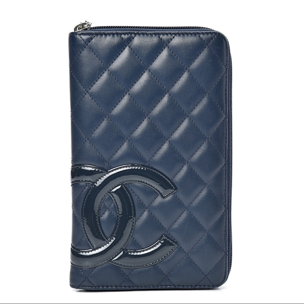 💯 Authentic Chanel interlocking organizer wallet